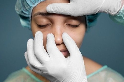 فرورفتگی پل بینی بعد از عمل؛ چرا ایجاد می‌شود و چگونه اصلاح می‌شود؟