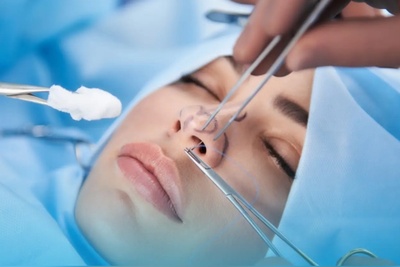 بهترین سن برای جراحی بینی : سن مناسب برای رینوپلاستی چه زمانی است ؟